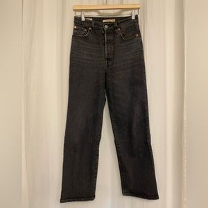 Aritzia Levi’s jeans | Ribcage Straight 26